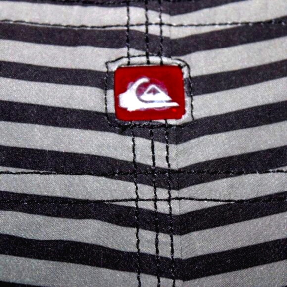 Quiksilver Striped Board Shorts 32 - Picture 3 of 5